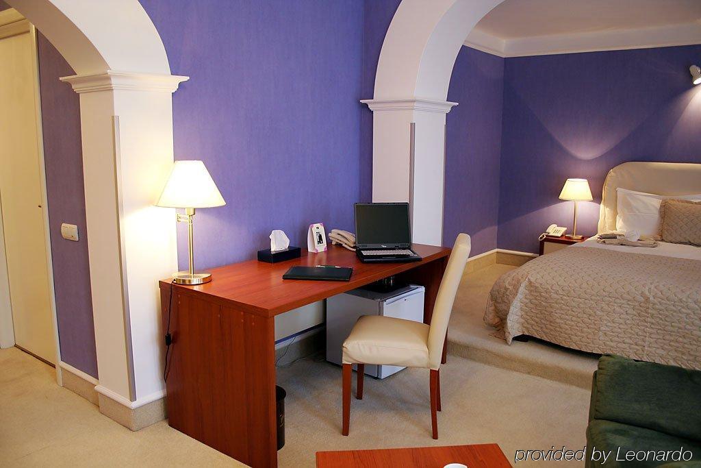Monte-Nelly Hotel Bucureşti Ngoại thất bức ảnh